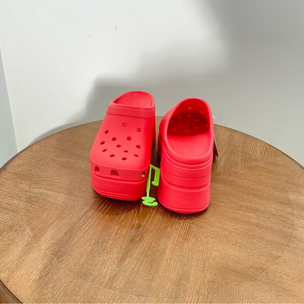 Stylish Pink Platform Clogs - Picture 6 of 6